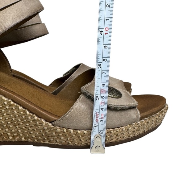 Cobb Hill New Balance wedge sandals shoes women’s size 10 taupe gray/beige
